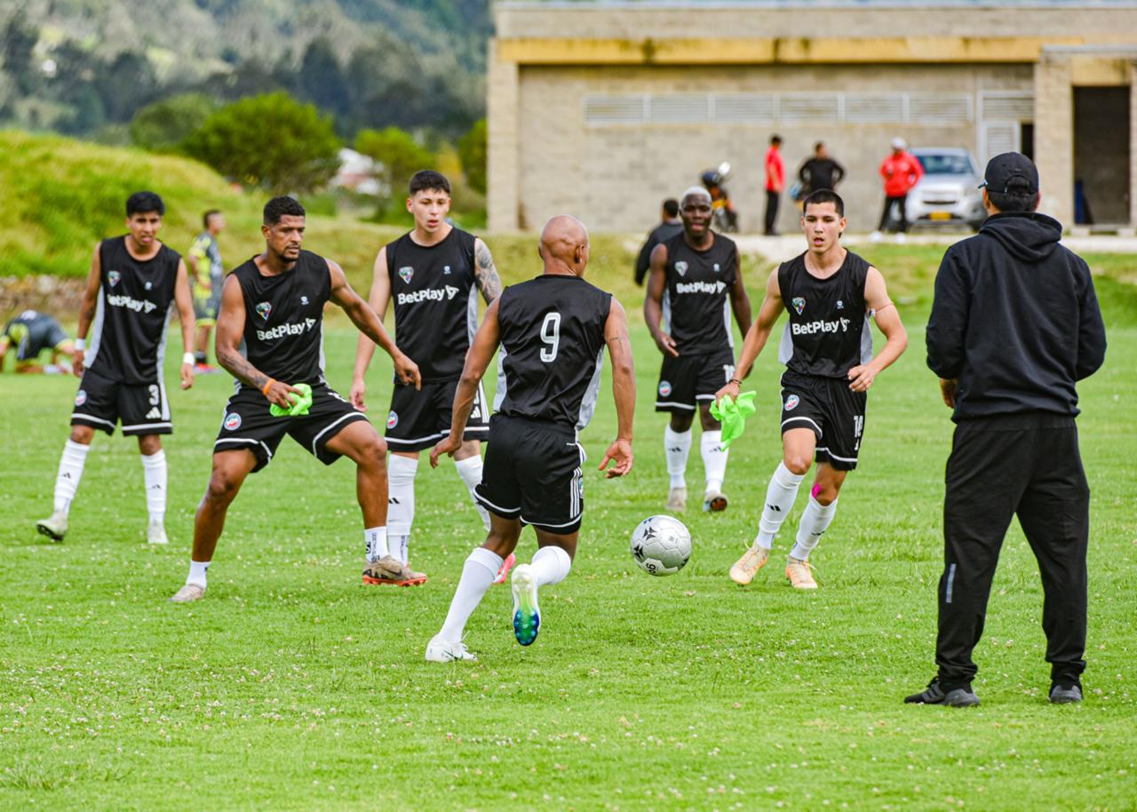 Caciques Boyacá FC — trabajo técnico con el cuerpo técnico